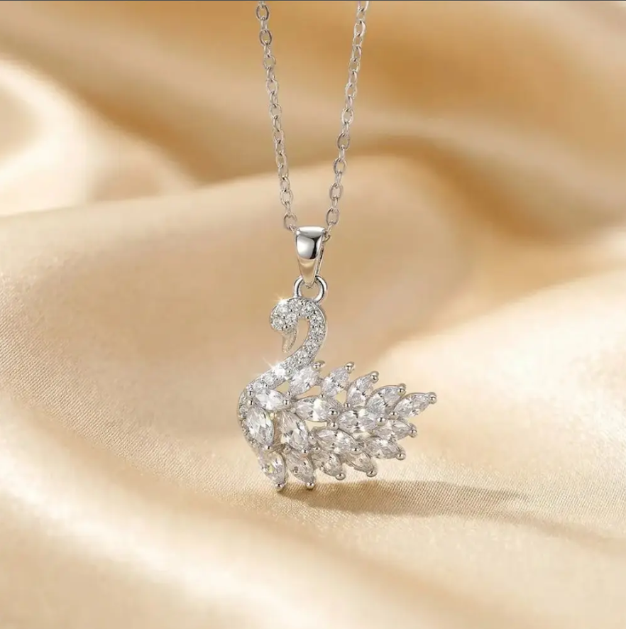 Swan Zircon Necklace for Women – Elegant Crystal Swan Pendant Necklace